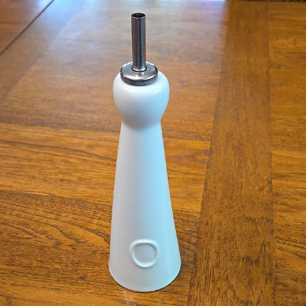 White Ceramic Oil Pourer